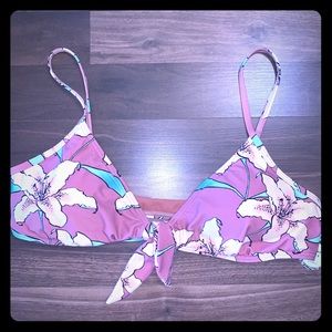 NWT O’Neil blue and pale pink florals bikini top